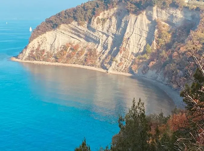 Apartma Sinitus アパート イゾラ