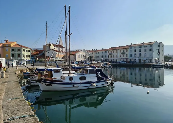 アパート Apartma Sinitus