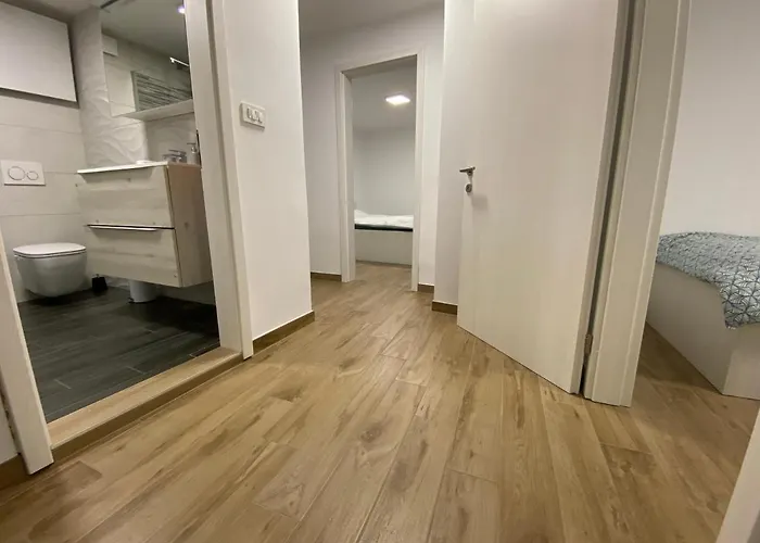 Apartma Sinitus アパート イゾラ