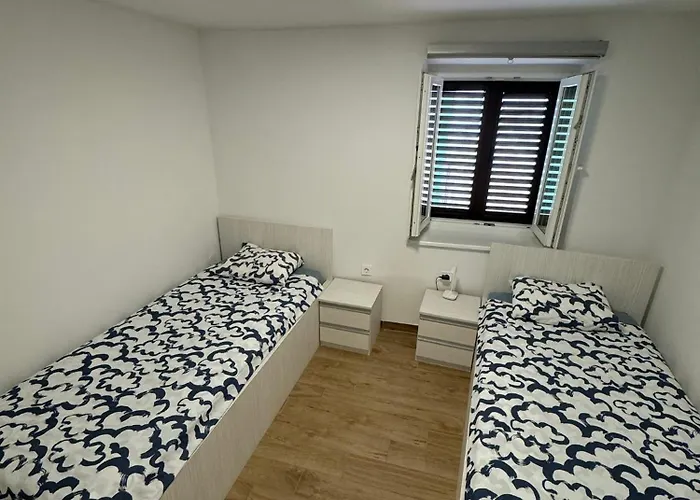 アパート Apartma Sinitus イゾラ